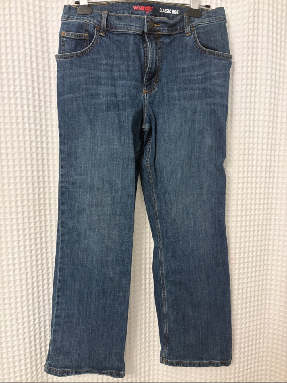 Wrangler Classic Bootcut Jeans in Medium Blue Size 16 Husky **never worn